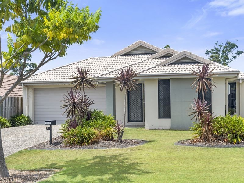 8 Starkey Street, Pacific Pines QLD 4211