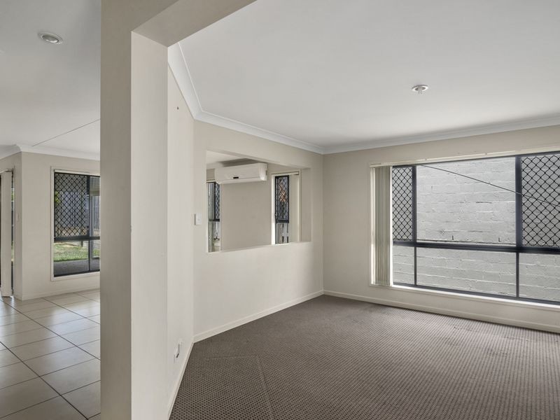 8 Starkey Street, Pacific Pines QLD 4211