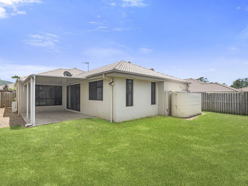 8 Starkey Street, Pacific Pines QLD 4211