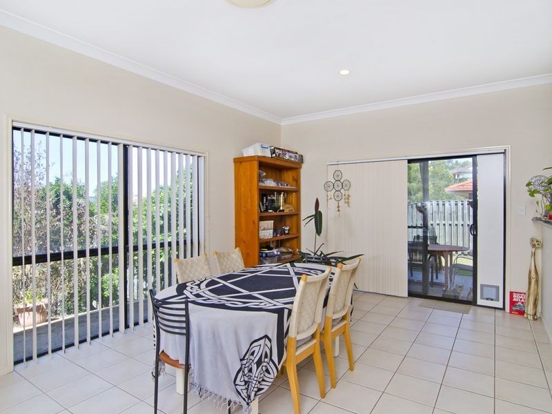 28 Manra Way, Pacific Pines QLD 4211