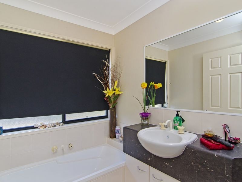 28 Manra Way, Pacific Pines QLD 4211