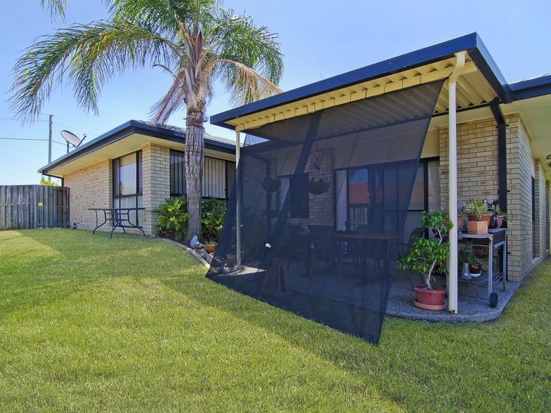 28 Manra Way, Pacific Pines QLD 4211