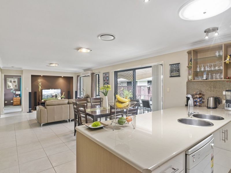 23 Carmarthen Circuit, Pacific Pines QLD 4211