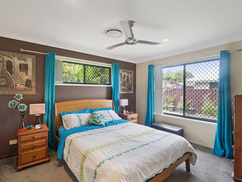 23 Carmarthen Circuit, Pacific Pines QLD 4211