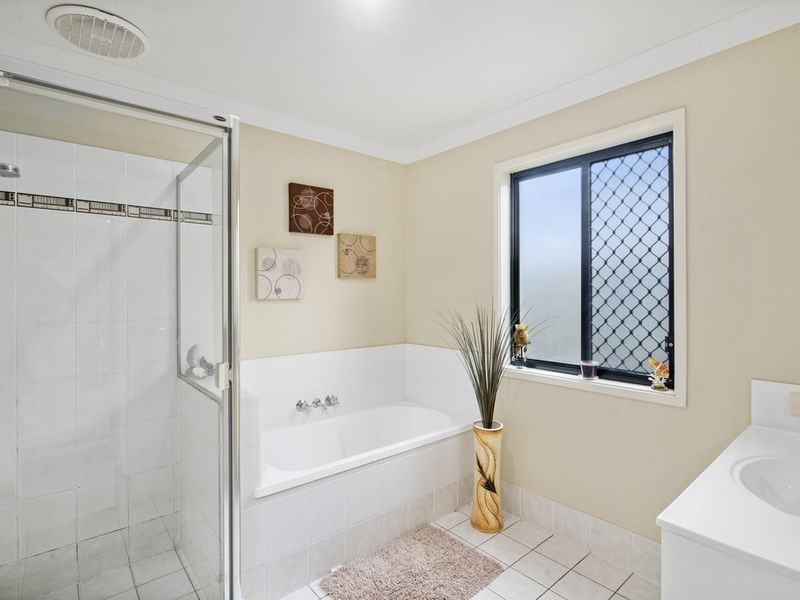 23 Carmarthen Circuit, Pacific Pines QLD 4211