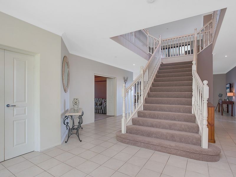 34 Hillary Circuit, Pacific Pines QLD 4211