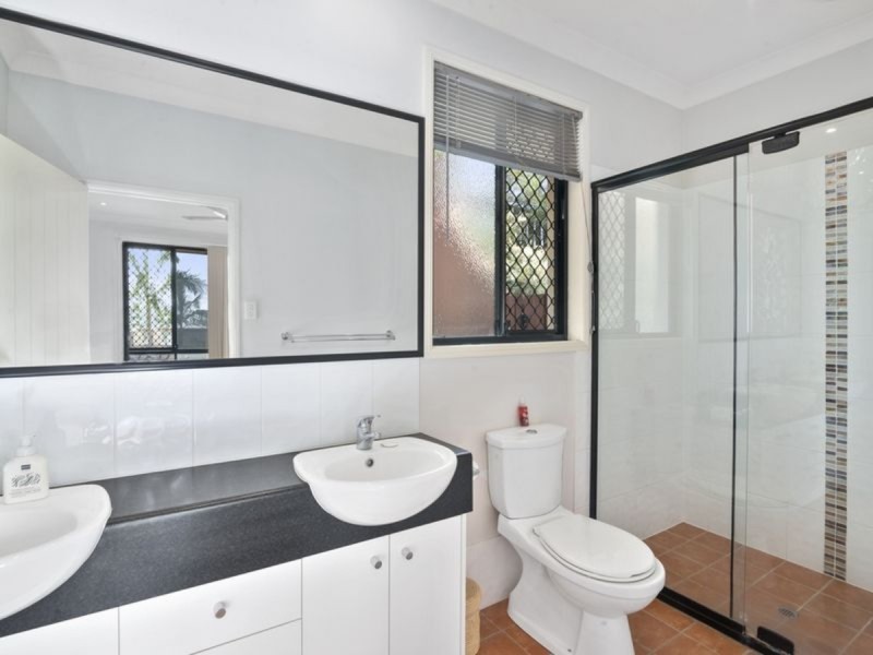 30 Yamba Street, Pacific Pines QLD 4211