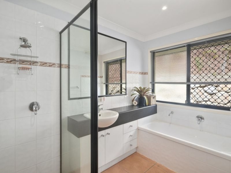 30 Yamba Street, Pacific Pines QLD 4211