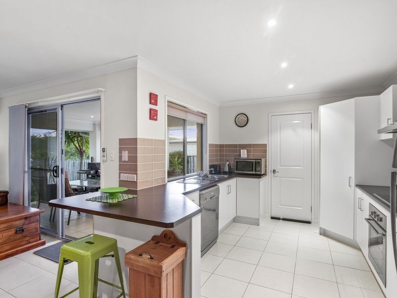 33 Shannonbrook Grove, Oxenford QLD 4210