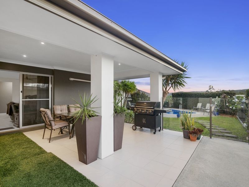 33 Shannonbrook Grove, Oxenford QLD 4210