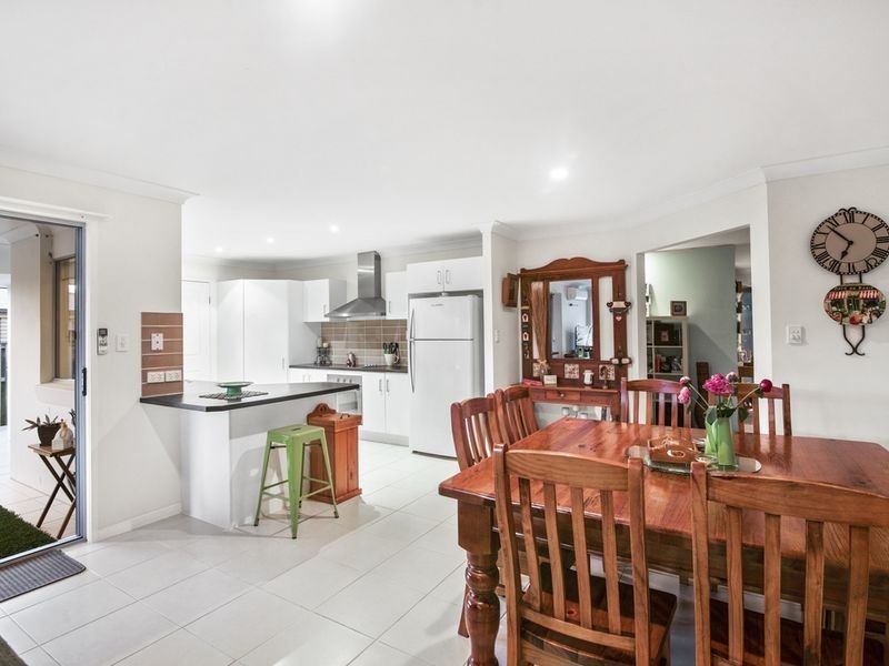 33 Shannonbrook Grove, Oxenford QLD 4210