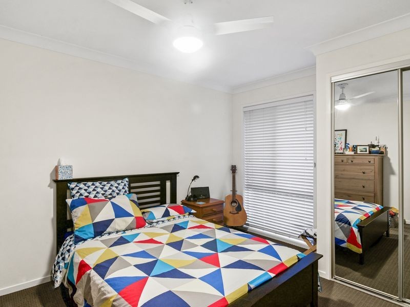 33 Shannonbrook Grove, Oxenford QLD 4210