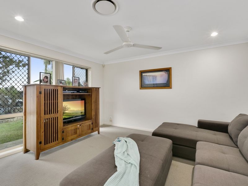 114 Santa Isobel Boulevard, Pacific Pines QLD 4211