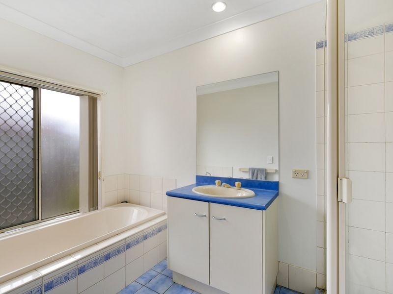 114 Santa Isobel Boulevard, Pacific Pines QLD 4211