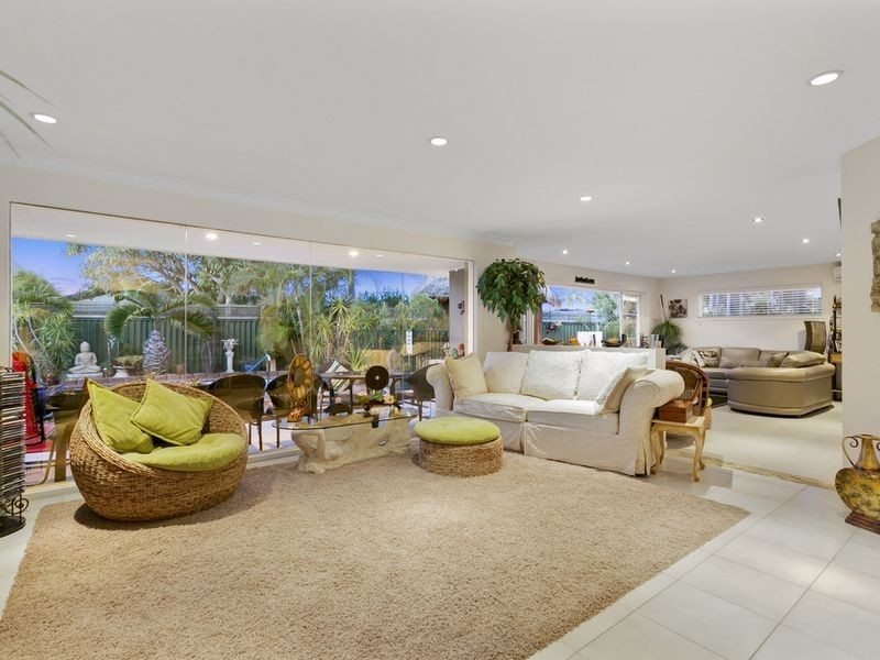 7 Jib Court, Mermaid Waters QLD 4218