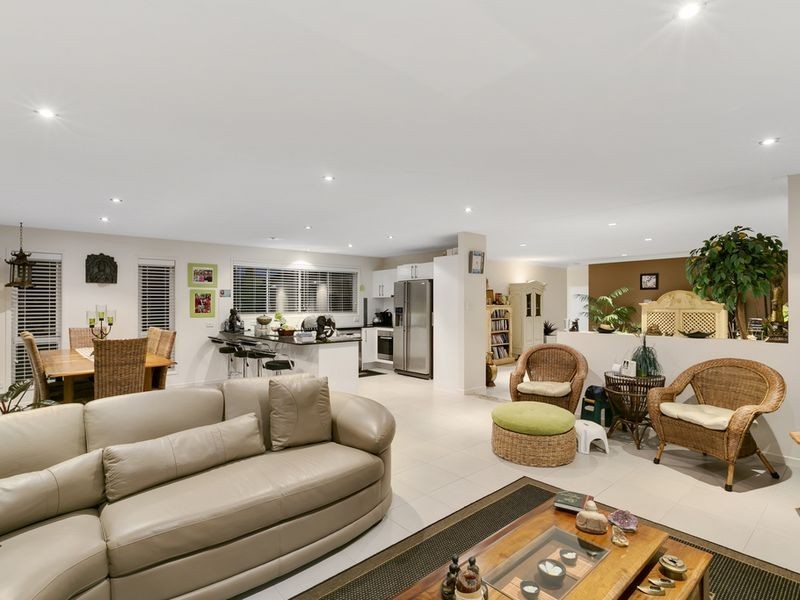 7 Jib Court, Mermaid Waters QLD 4218