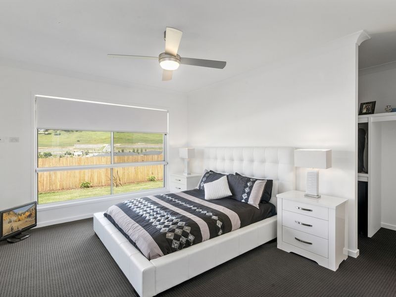 36 Hillstone Crescent, Maudsland QLD 4210