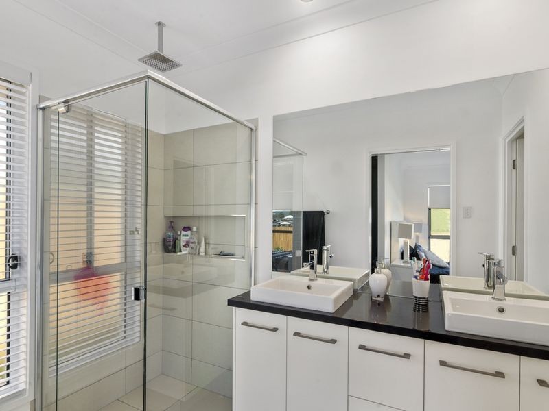 36 Hillstone Crescent, Maudsland QLD 4210