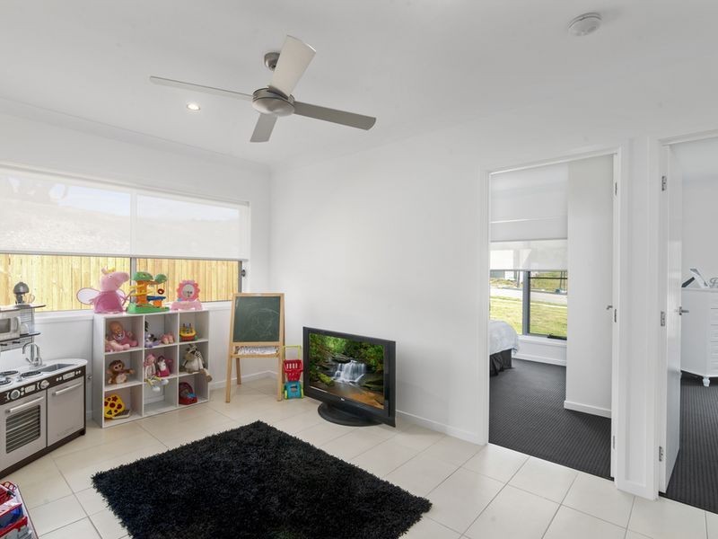 36 Hillstone Crescent, Maudsland QLD 4210