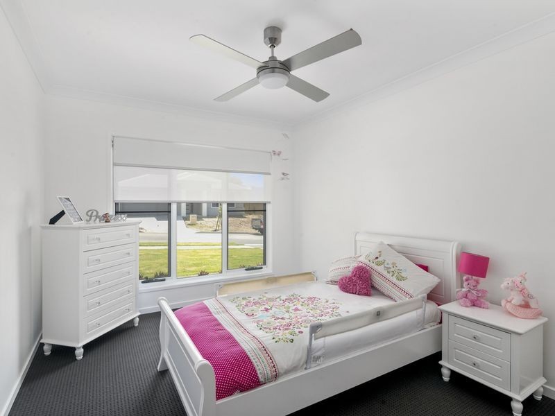 36 Hillstone Crescent, Maudsland QLD 4210