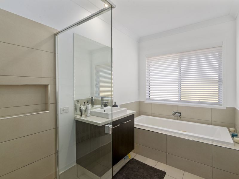 36 Hillstone Crescent, Maudsland QLD 4210