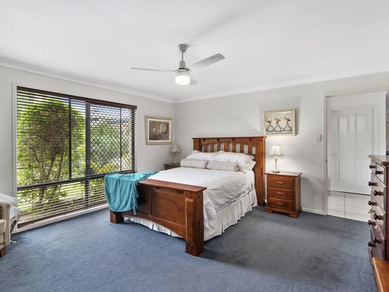 27 Hillary Circuit, Pacific Pines QLD 4211
