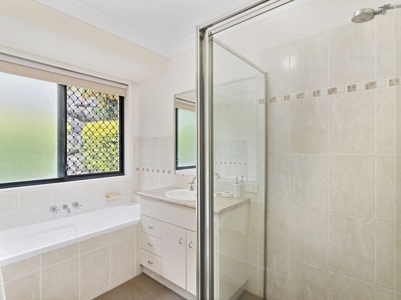 27 Hillary Circuit, Pacific Pines QLD 4211