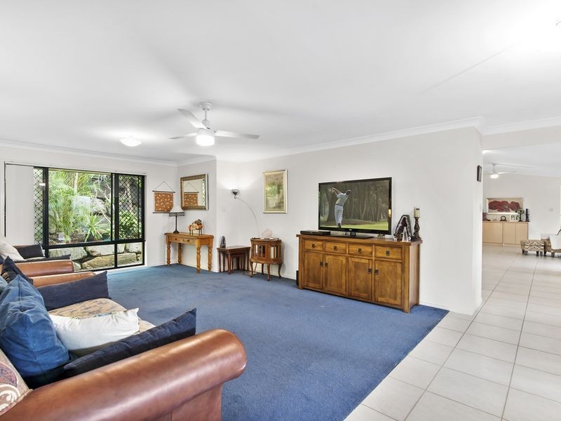 27 Hillary Circuit, Pacific Pines QLD 4211