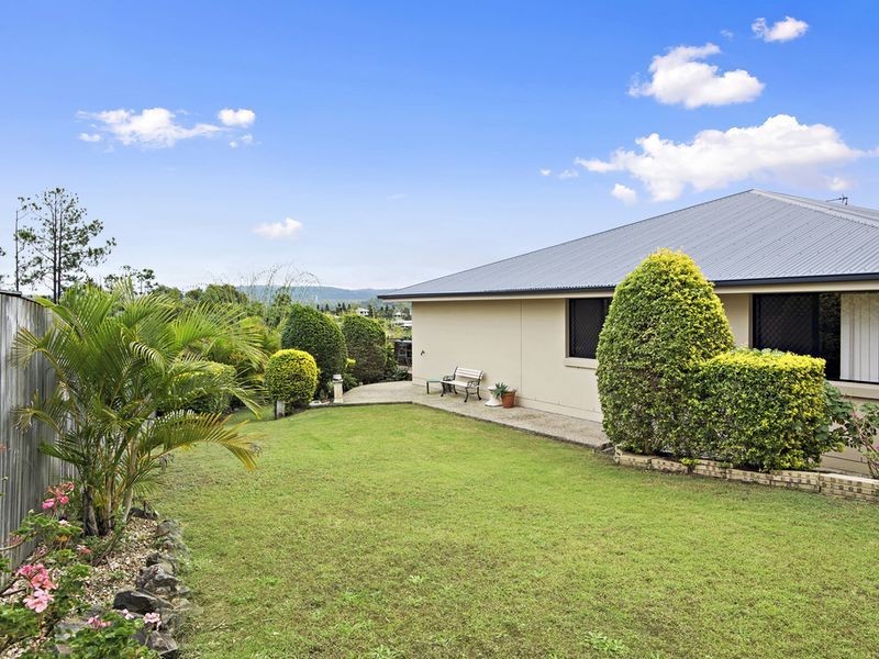 27 Hillary Circuit, Pacific Pines QLD 4211