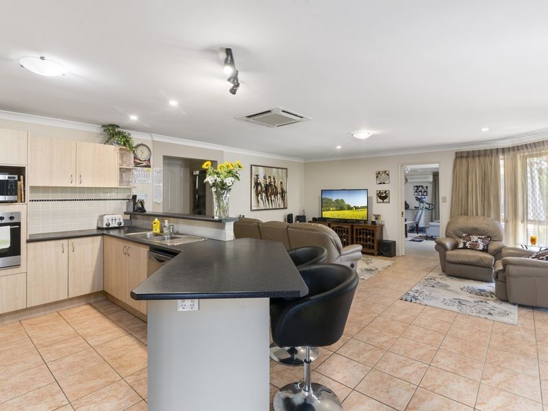 3 Matzia Avenue, Pacific Pines QLD 4211