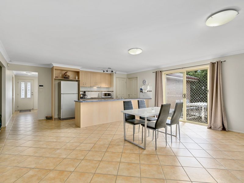 17 Palm Street, Pacific Pines QLD 4211