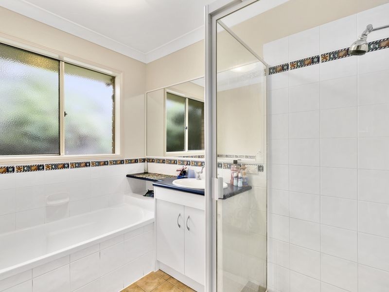 17 Palm Street, Pacific Pines QLD 4211