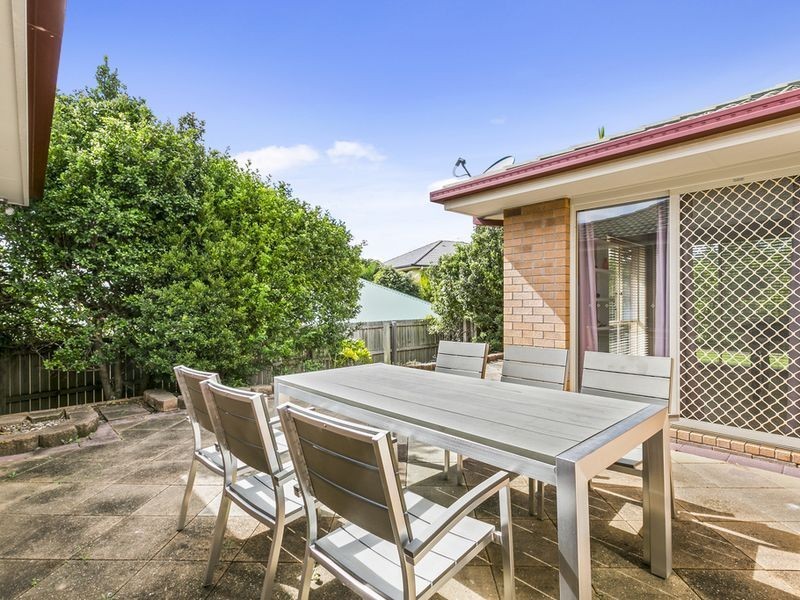 17 Palm Street, Pacific Pines QLD 4211