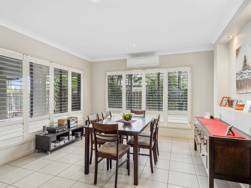 11 Lawley Crescent, Pacific Pines QLD 4211