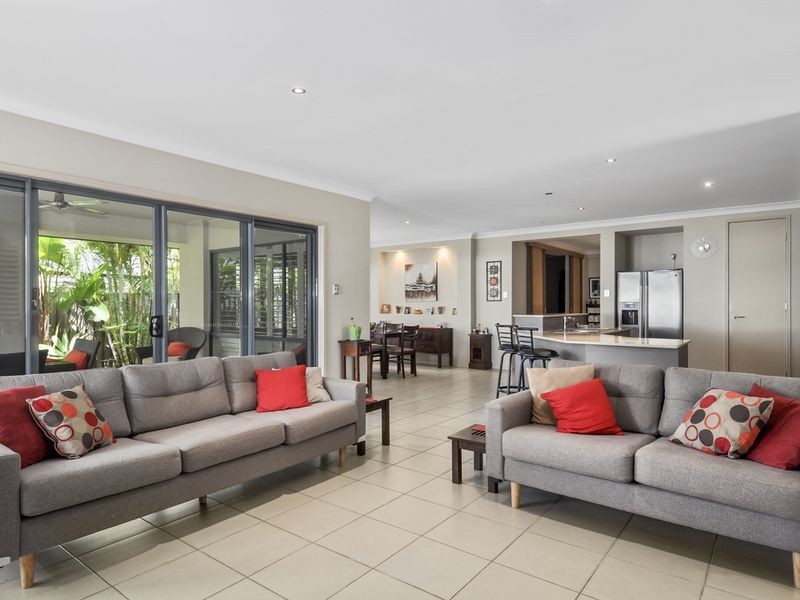 11 Lawley Crescent, Pacific Pines QLD 4211