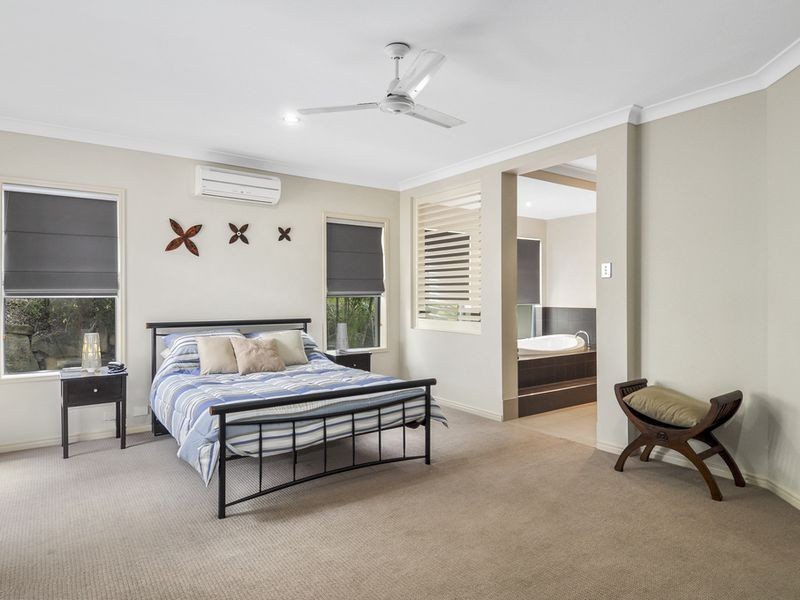 11 Lawley Crescent, Pacific Pines QLD 4211