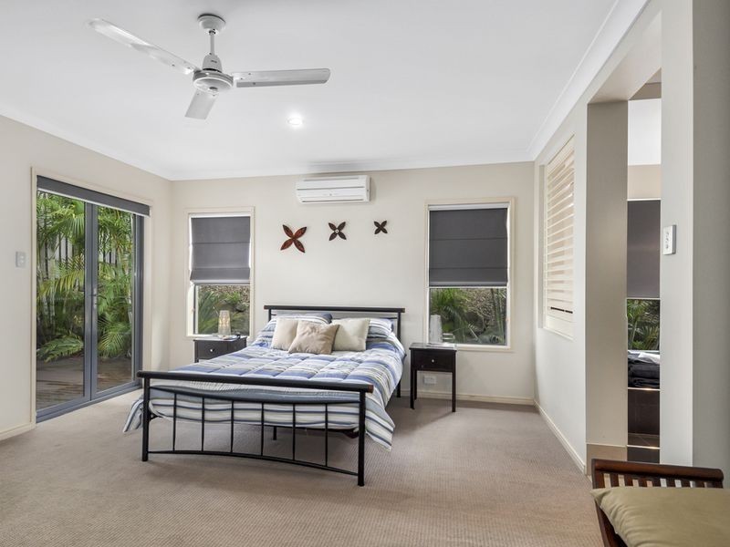 11 Lawley Crescent, Pacific Pines QLD 4211