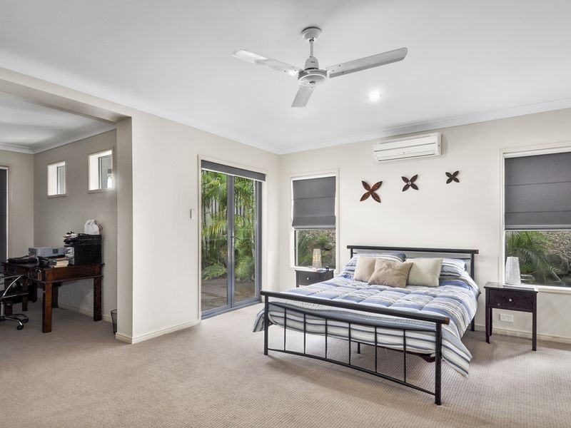 11 Lawley Crescent, Pacific Pines QLD 4211