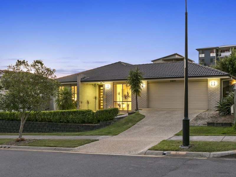 40 Hawkesbury Avenue, Pacific Pines QLD 4211