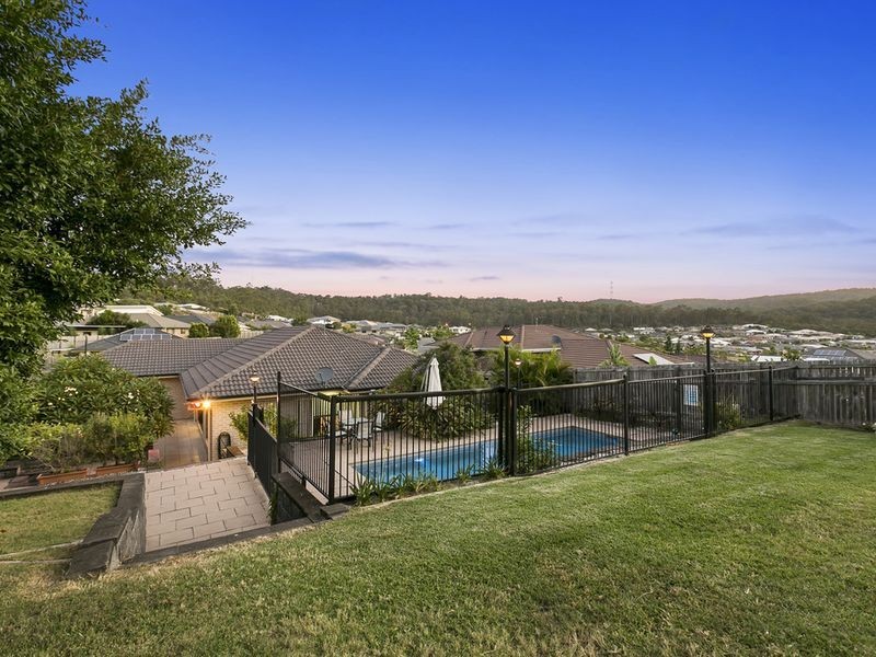 40 Hawkesbury Avenue, Pacific Pines QLD 4211