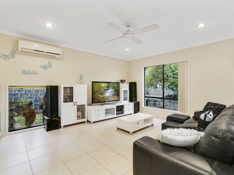 40 Hawkesbury Avenue, Pacific Pines QLD 4211