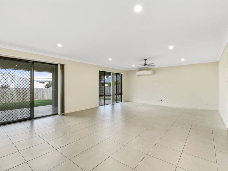 16 Bushland Place, Maudsland QLD 4210