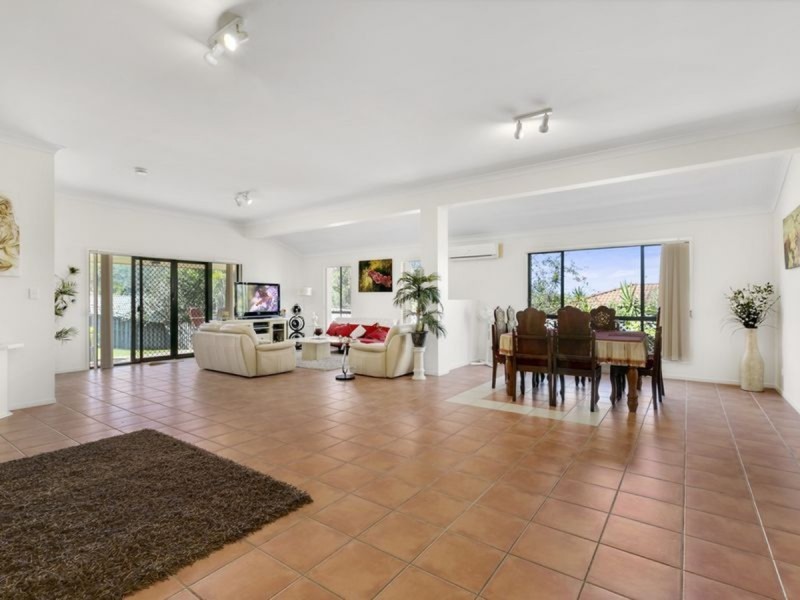 83 Santa Isobel Boulevard, Pacific Pines QLD 4211