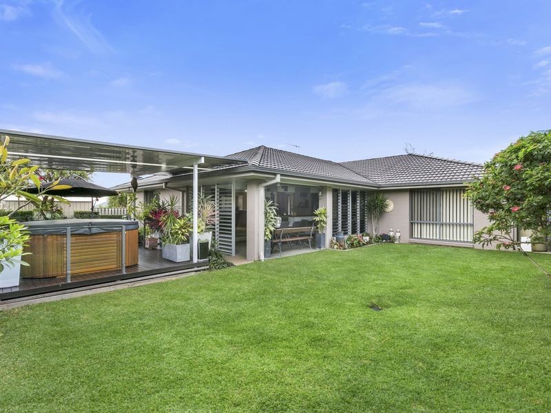 21 Govett Street, Pacific Pines QLD 4211