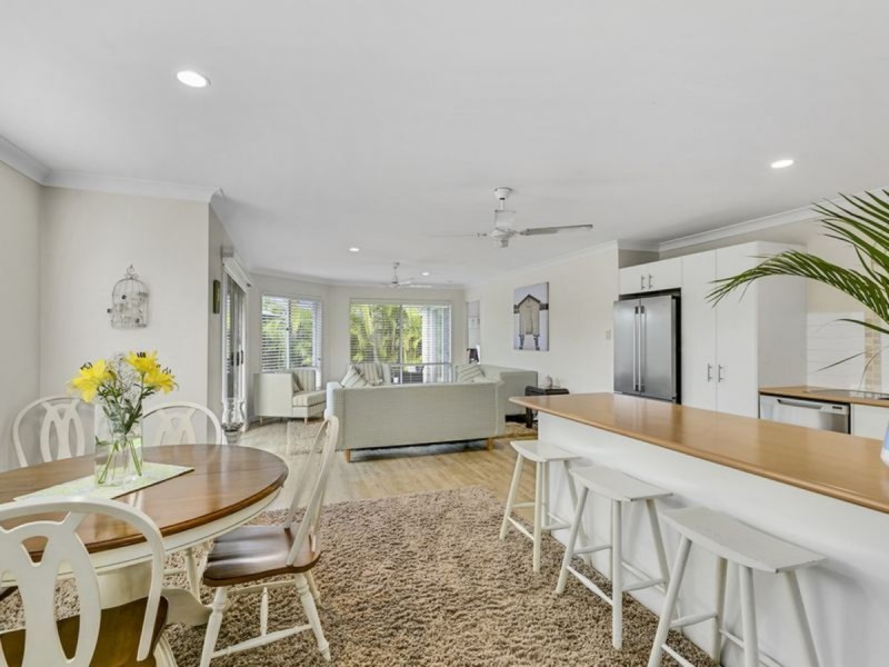 12 Starkey Street, Pacific Pines QLD 4211