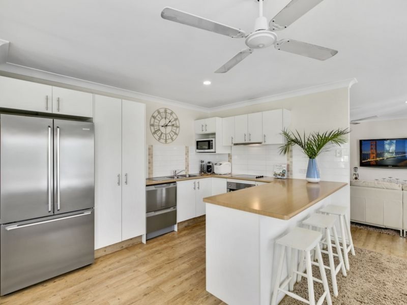 12 Starkey Street, Pacific Pines QLD 4211