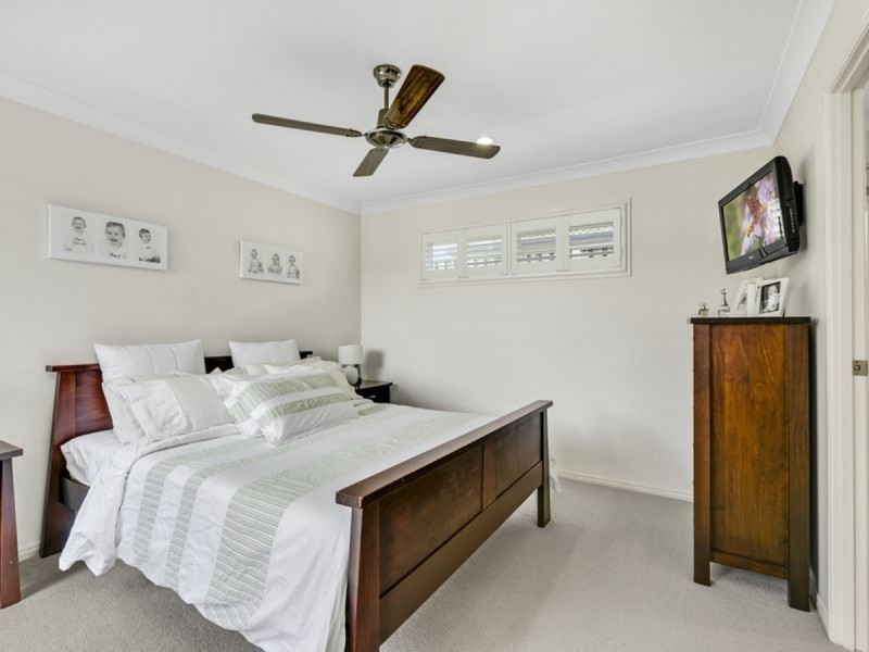 12 Starkey Street, Pacific Pines QLD 4211