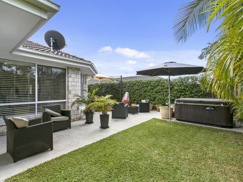 12 Starkey Street, Pacific Pines QLD 4211