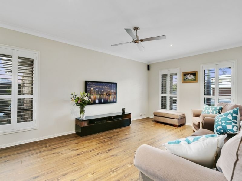 62 Harmsworth Road, Pacific Pines QLD 4211