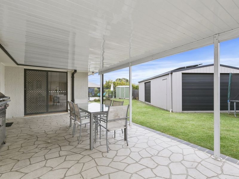 7 Peckham Court, Pacific Pines QLD 4211